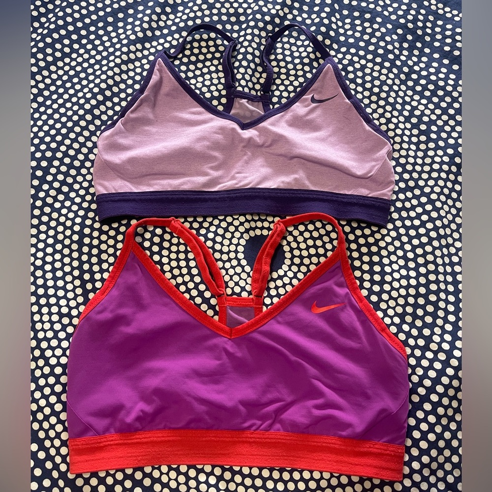 Bundle of 2 Nike V-Neck Low Sports Bee Womens Size Medium